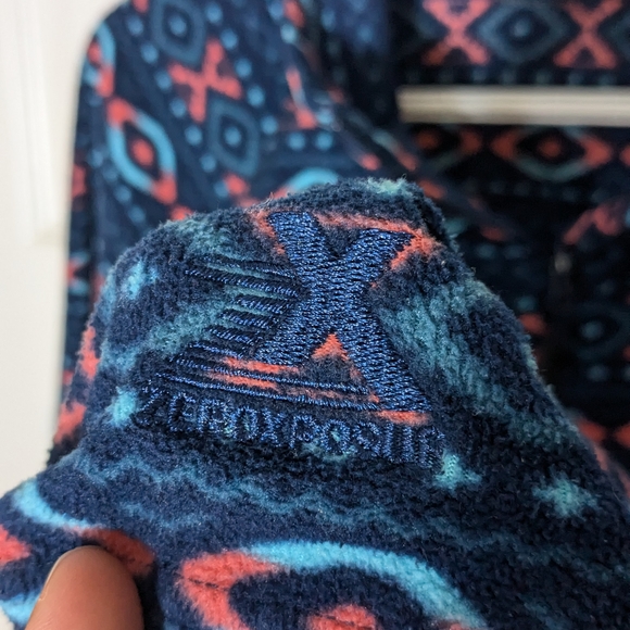 Colorful ¼ zip Fleece Sweater - Picture 3 of 3